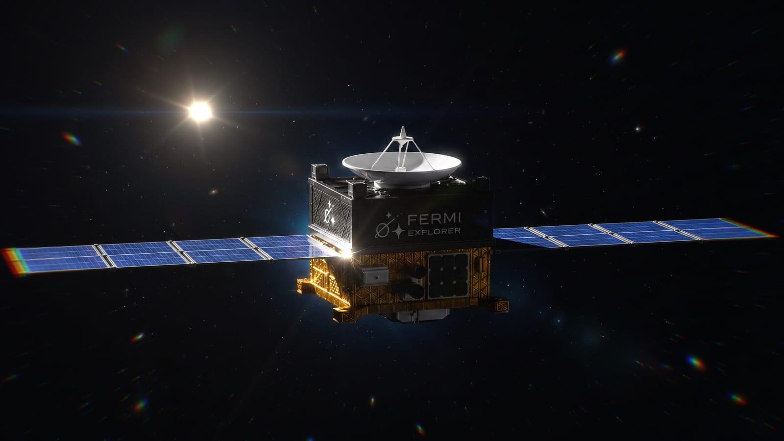 Vue d'artiste du vaisseau Fermi Explorer avec ses panneaux solaires déployés en configuration de croisière.