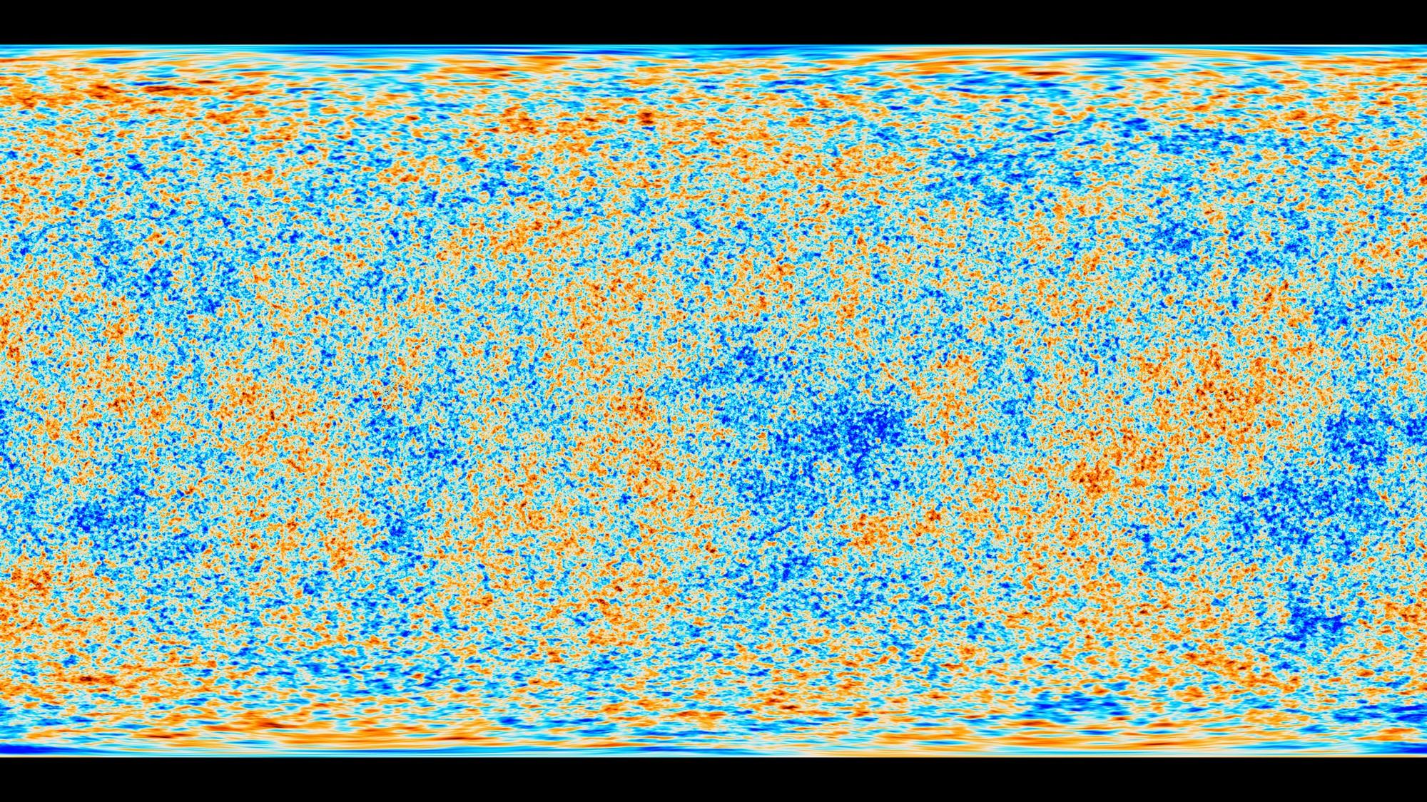 Carte de tout le ciel montrant le fond diffus cosmologique observé par le satellite Planck : une mosaïque de taches colorées du bleu au rouge, réparties en une bande centrale.